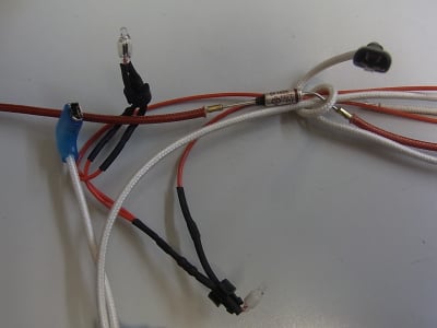 ΑΣΦΑΛΕΙΕΣ 192\'C 10A 250V 12mm ΜΕ ΚΑΛΩΔΙΟ;
