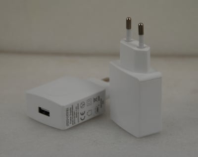 ΠΡΟΣΑΡΜΟΓΕΑΣ AC/DC BSY01J3050200V USB