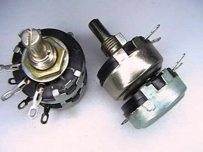 Ποτενσιόμετρο 15 KomV/1W + 15 KomV/0,5W