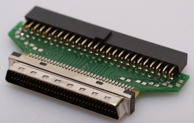 Προσαρμογέας SCSI. IDC50F - DB68M